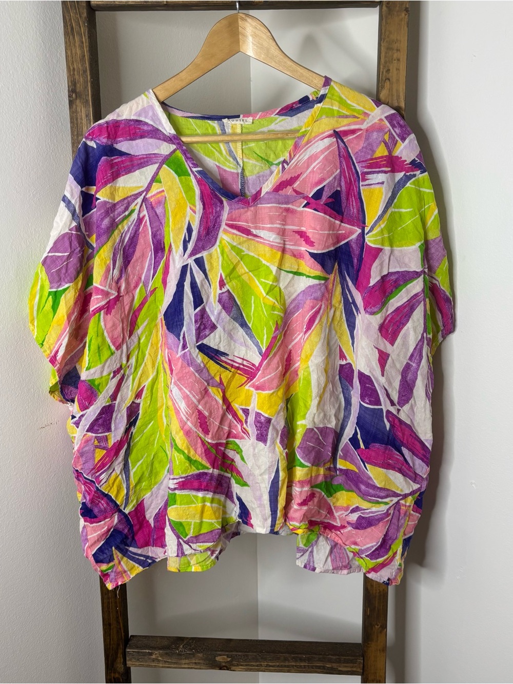 Jodifl Vibrant Leaf Print Women's Top Size L